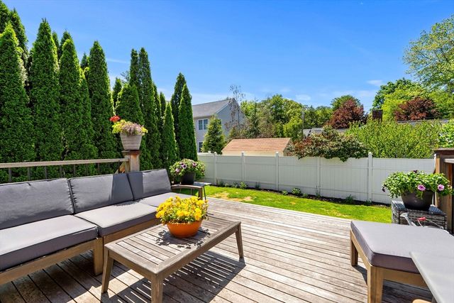 17 Fenmere Avenue, Wellesley, MA 02482