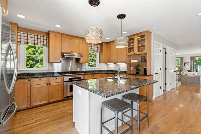 17 Fenmere Avenue, Wellesley, MA 02482