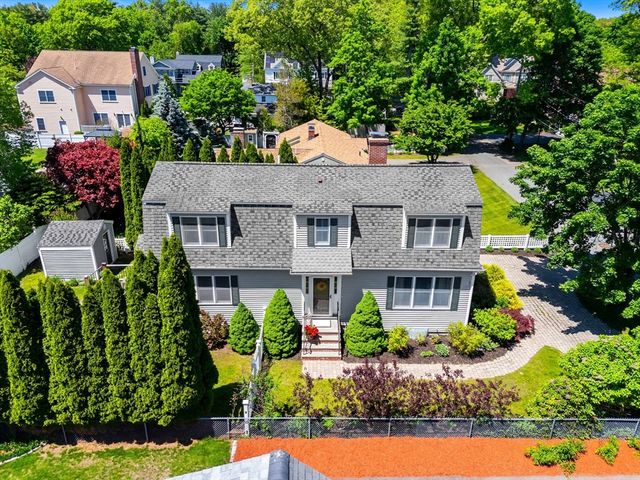 17 Fenmere Avenue, Wellesley, MA 02482