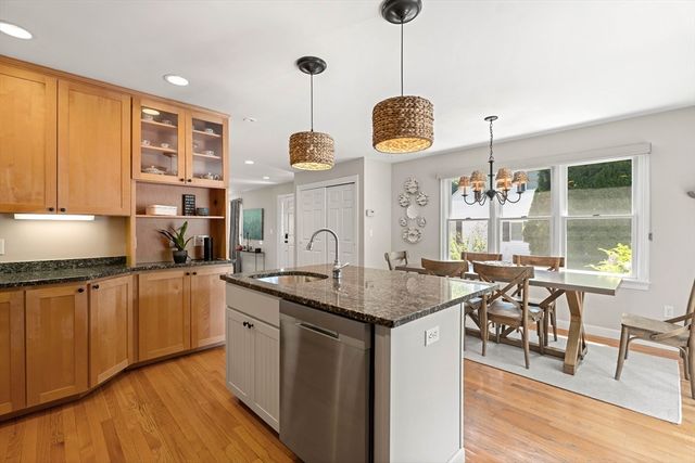 17 Fenmere Avenue, Wellesley, MA 02482