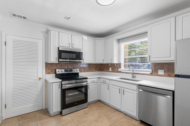 10693 N Military Trail 7, West Palm Beach, FL 33410
