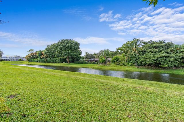 10693 N Military Trail 7, West Palm Beach, FL 33410