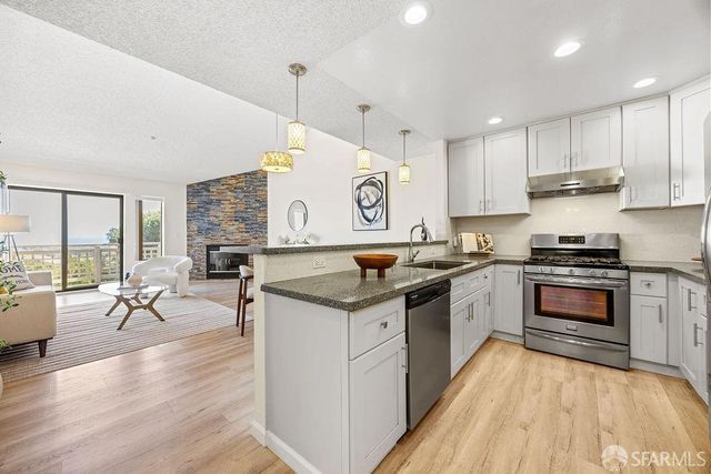 810 Red Leaf Court, San Francisco, CA 94134