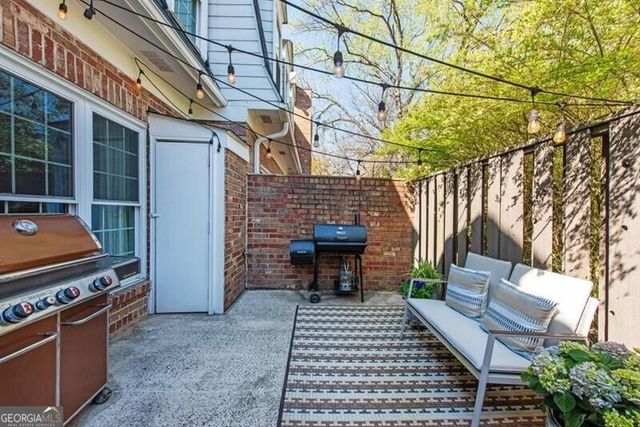 3 Surry County Place NW, Atlanta, GA 30318