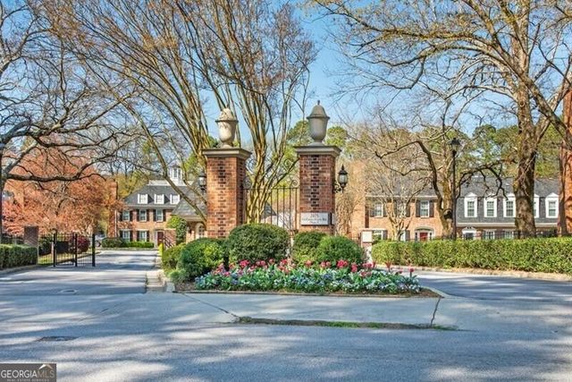 3 Surry County Place NW, Atlanta, GA 30318