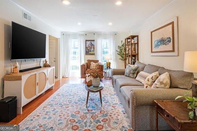 3 Surry County Place NW, Atlanta, GA 30318