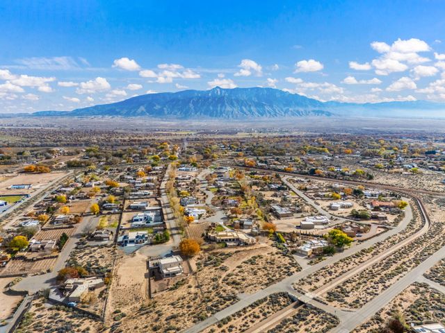 Calle Contenta, Corrales, NM 87048