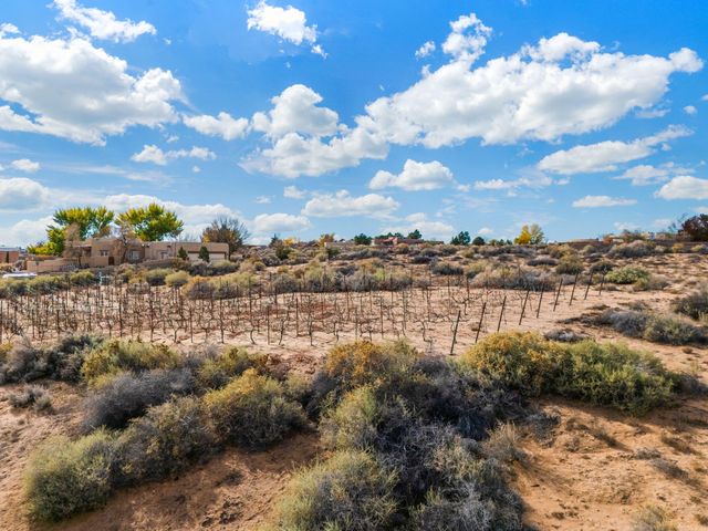 Calle Contenta, Corrales, NM 87048