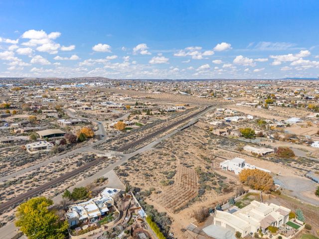 Calle Contenta, Corrales, NM 87048