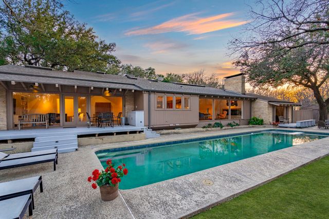 6919 N Janmar Drive, Dallas, TX 75230