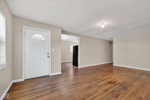 1023 S Worth Avenue, Indianapolis, IN 46241