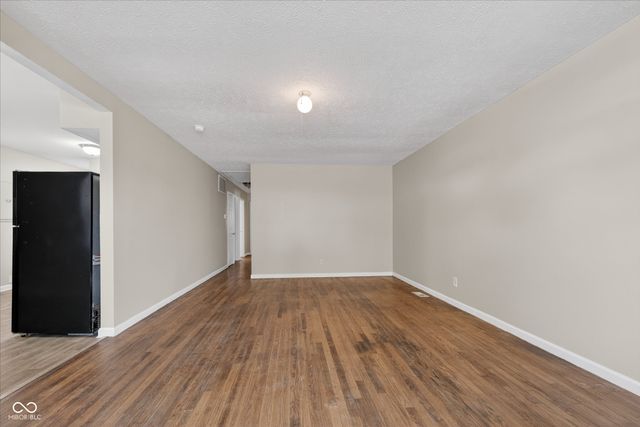 1023 S Worth Avenue, Indianapolis, IN 46241