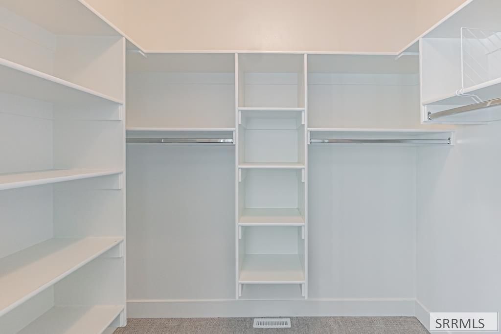 Image 19 of property listing at 3184 S Chartwell Gardens, Ammon, ID 83406