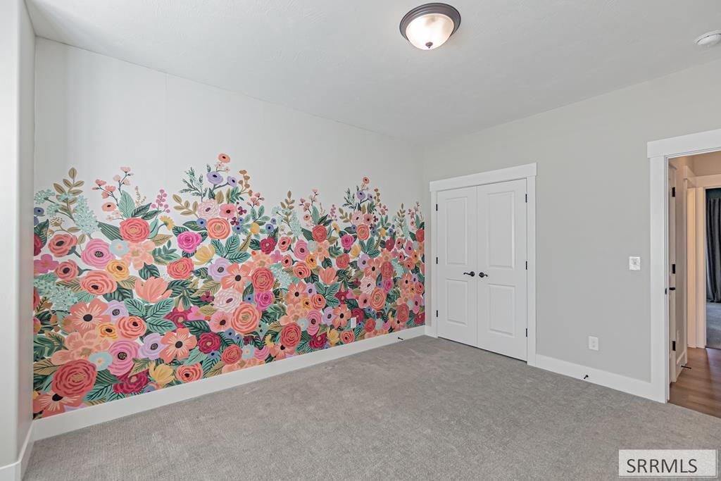 Image 21 of property listing at 3184 S Chartwell Gardens, Ammon, ID 83406