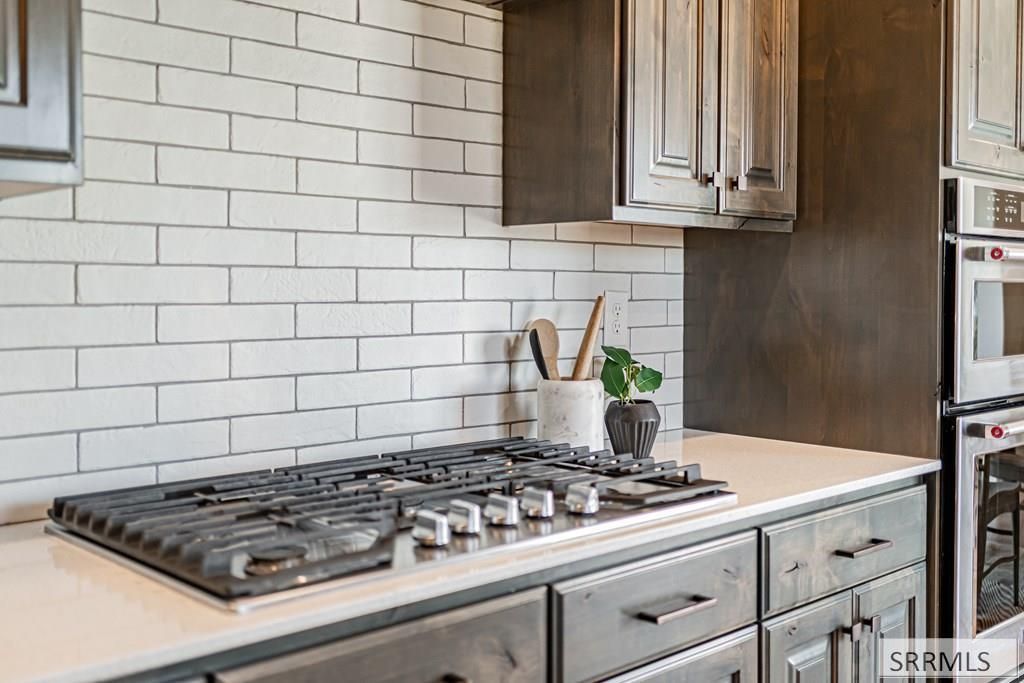 Image 7 of property listing at 3184 S Chartwell Gardens, Ammon, ID 83406