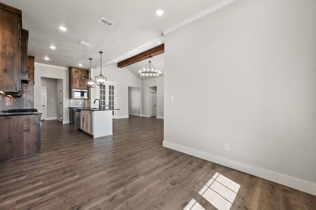 1119 N 6th Street, Wolfforth, TX 79382