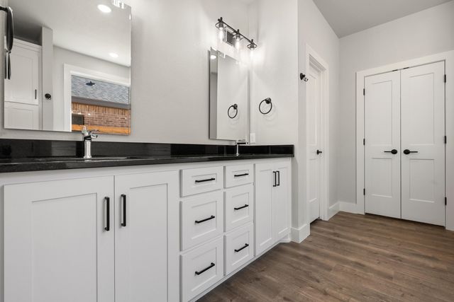 1119 N 6th Street, Wolfforth, TX 79382