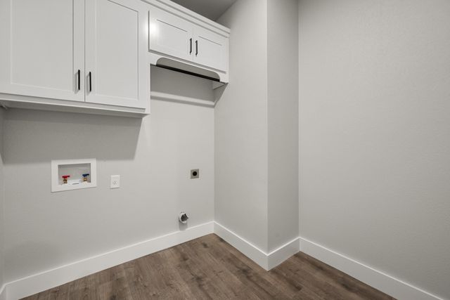 1119 N 6th Street, Wolfforth, TX 79382