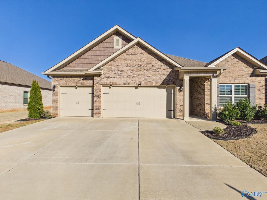 506 E River Landing Blvd, Madison, AL 35756