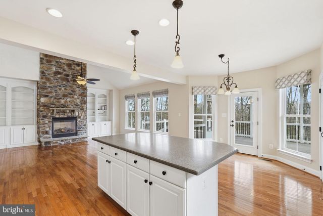 311 GREBE DR, Lake Frederick, VA 22630