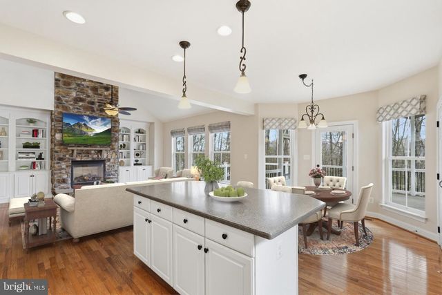 311 GREBE DR, Lake Frederick, VA 22630