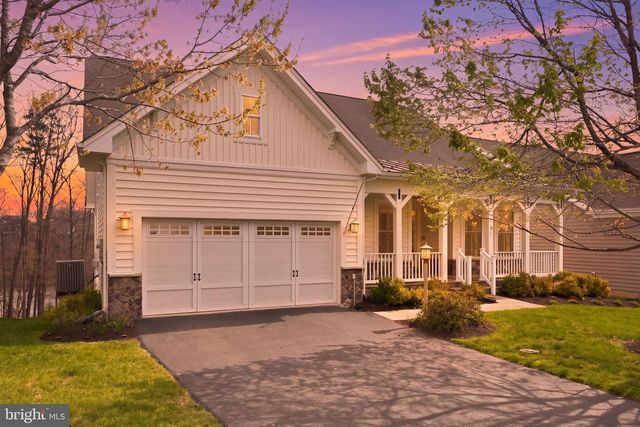 311 GREBE DR, Lake Frederick, VA 22630