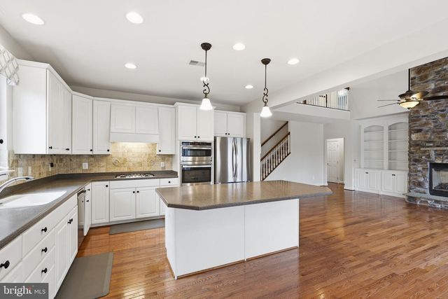 311 GREBE DR, Lake Frederick, VA 22630