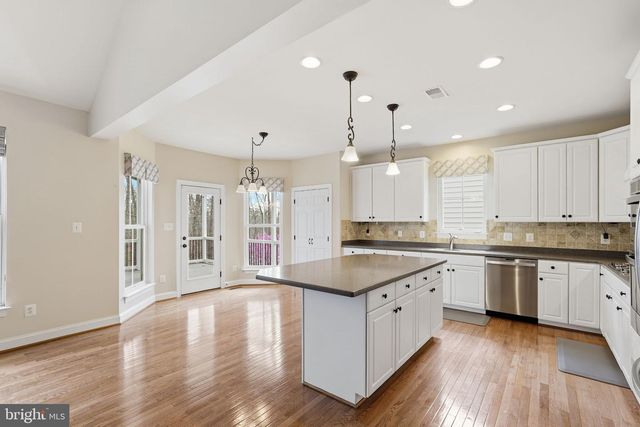 311 GREBE DR, Lake Frederick, VA 22630