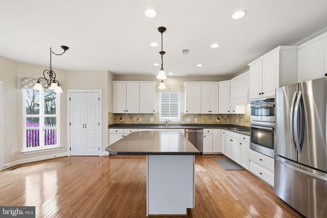 311 GREBE DR, Lake Frederick, VA 22630