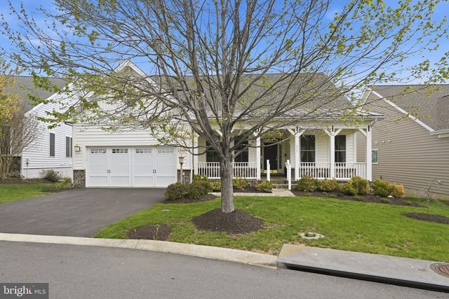 311 GREBE DR, Lake Frederick, VA 22630