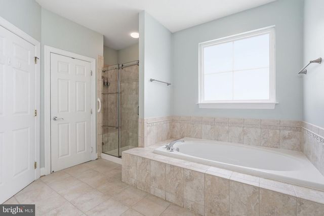 311 GREBE DR, Lake Frederick, VA 22630