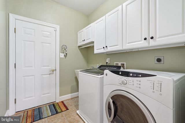 311 GREBE DR, Lake Frederick, VA 22630