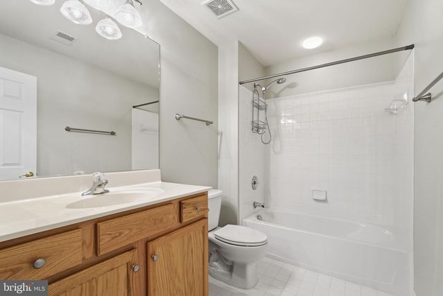 311 GREBE DR, Lake Frederick, VA 22630