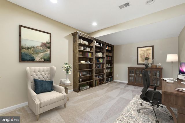 311 GREBE DR, Lake Frederick, VA 22630
