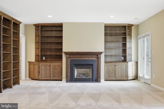 311 GREBE DR, Lake Frederick, VA 22630