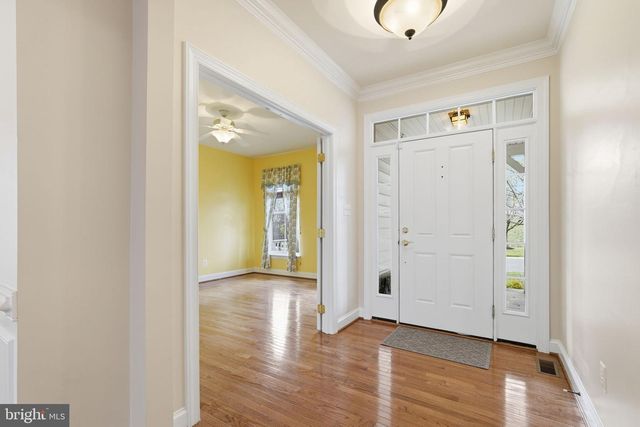 311 GREBE DR, Lake Frederick, VA 22630