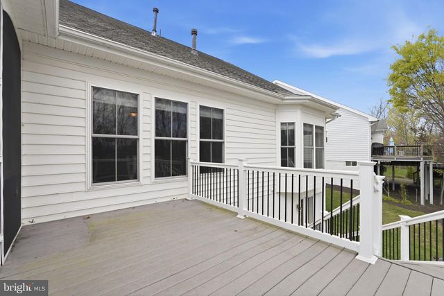311 GREBE DR, Lake Frederick, VA 22630