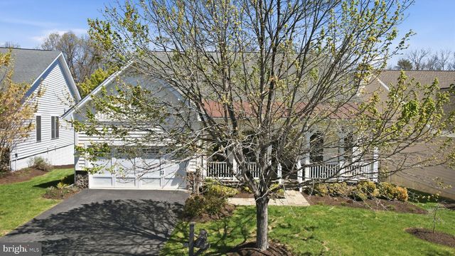 311 GREBE DR, Lake Frederick, VA 22630