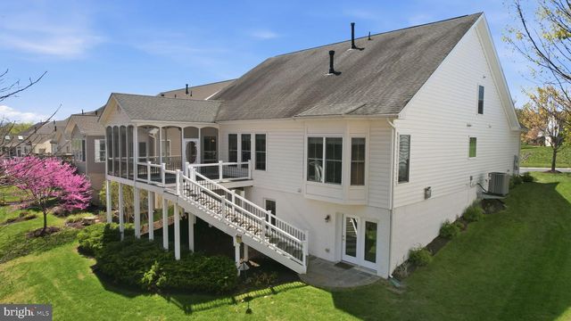 311 GREBE DR, Lake Frederick, VA 22630