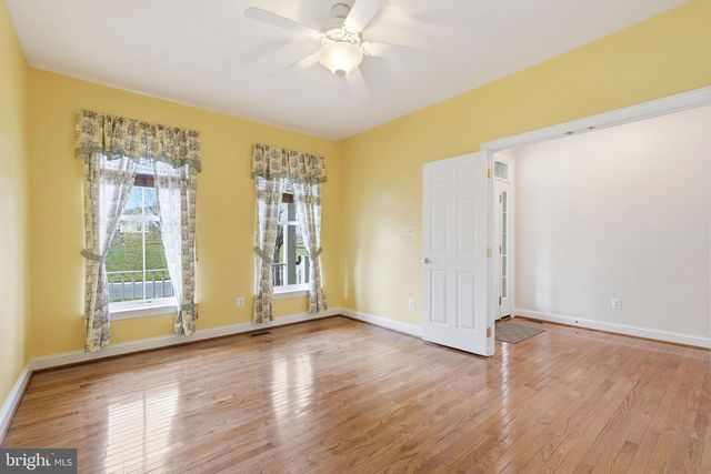 311 GREBE DR, Lake Frederick, VA 22630