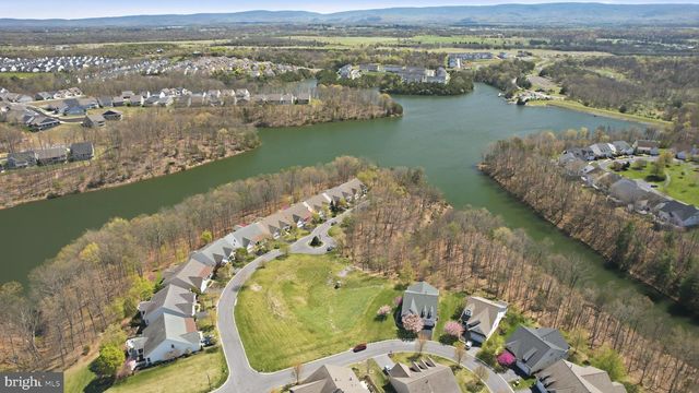 311 GREBE DR, Lake Frederick, VA 22630
