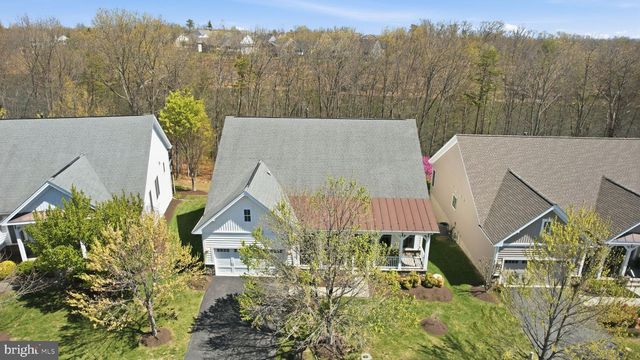 311 GREBE DR, Lake Frederick, VA 22630