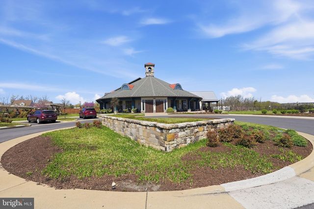 311 GREBE DR, Lake Frederick, VA 22630