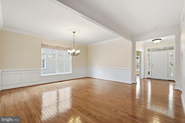 311 GREBE DR, Lake Frederick, VA 22630