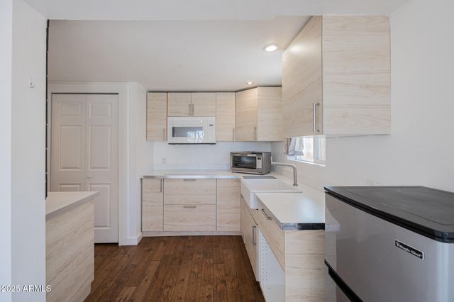 617 N 14TH Street, Phoenix, AZ 85006