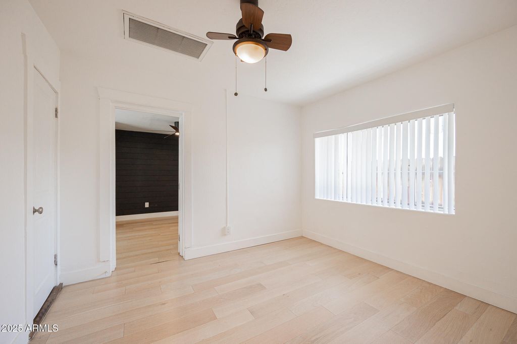 Image 11 of property listing at 617 N 14TH Street, Phoenix, AZ 85006