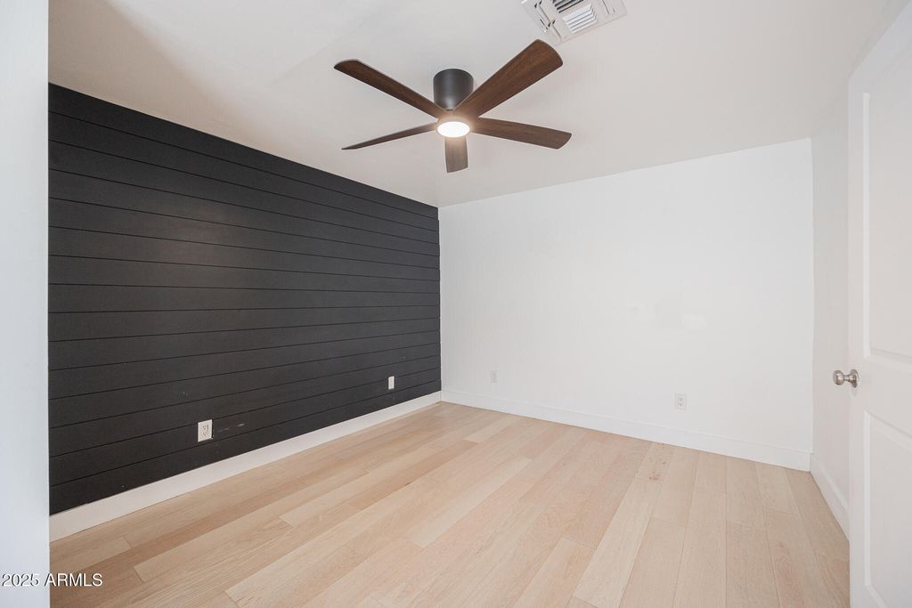Image 16 of property listing at 617 N 14TH Street, Phoenix, AZ 85006