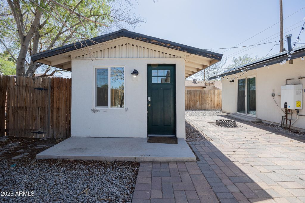 Image 23 of property listing at 617 N 14TH Street, Phoenix, AZ 85006