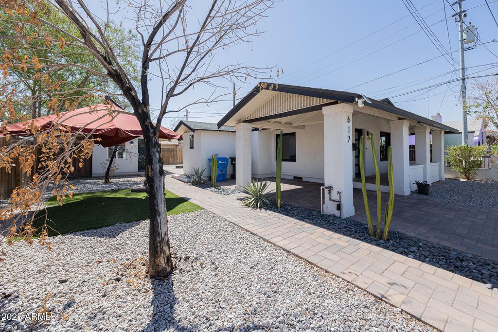 Image 3 of property listing at 617 N 14TH Street, Phoenix, AZ 85006
