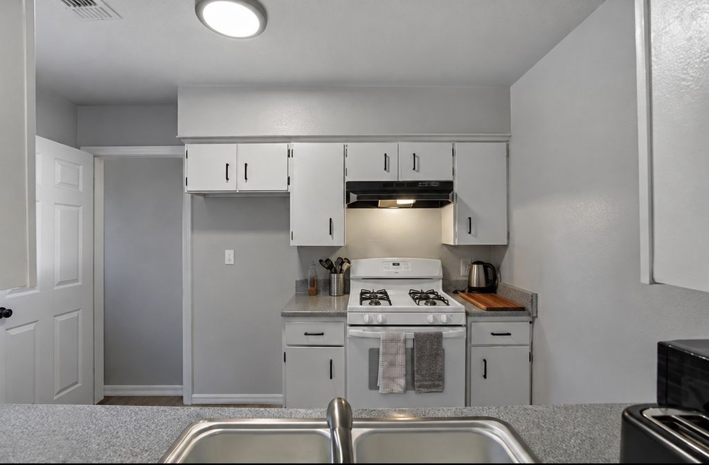 646 E Fairmeadows Drive, Duncanville, TX 75116 — photo 2